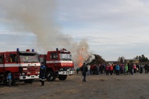 Paloautot vartioimassa