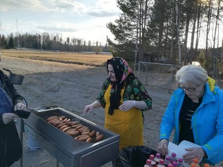 Trulli makkaranpaistossa